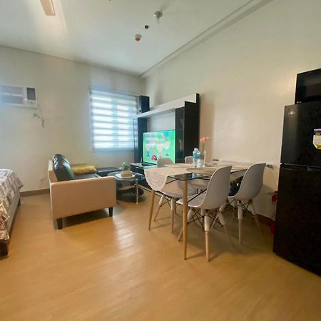 J & F Homestay - Cavite, Philippines トレセ・マルティレス エクステリア 写真