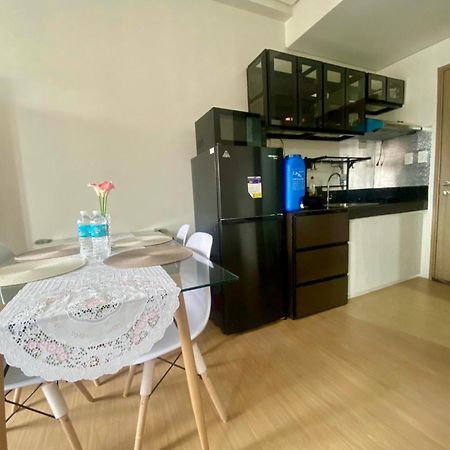 J & F Homestay - Cavite, Philippines トレセ・マルティレス エクステリア 写真