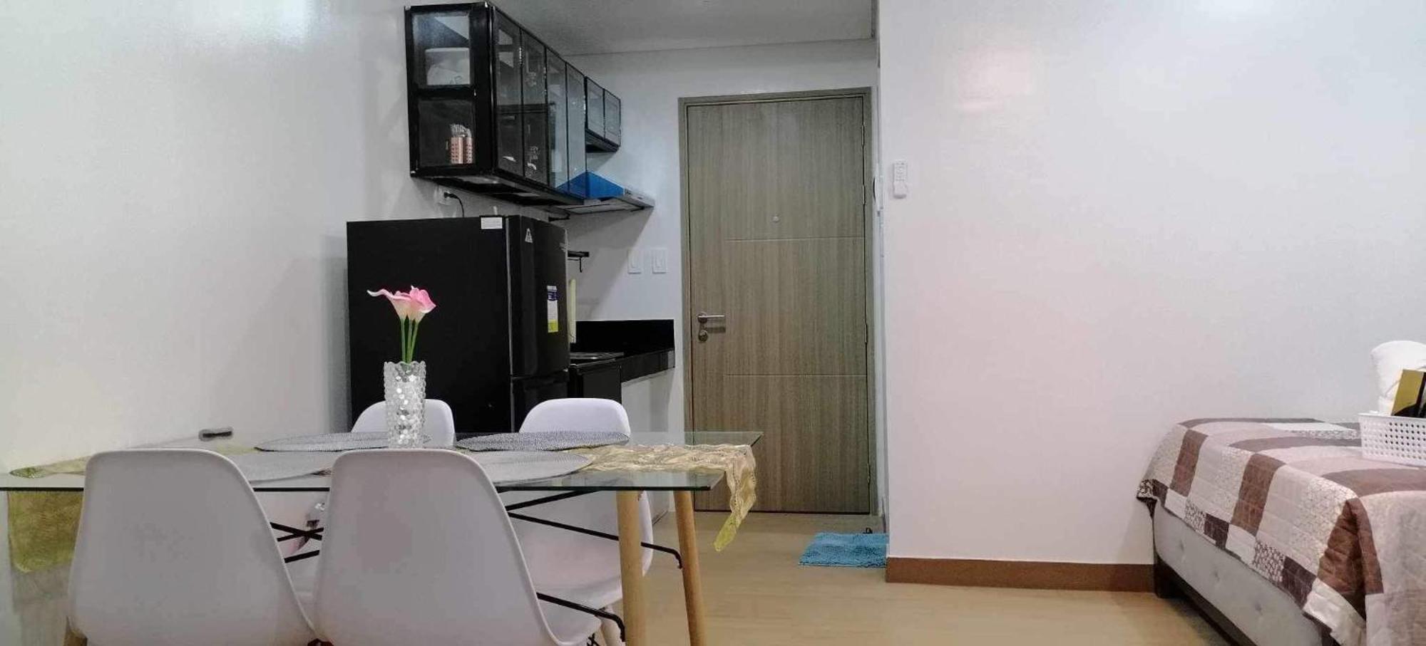 J & F Homestay - Cavite, Philippines トレセ・マルティレス エクステリア 写真