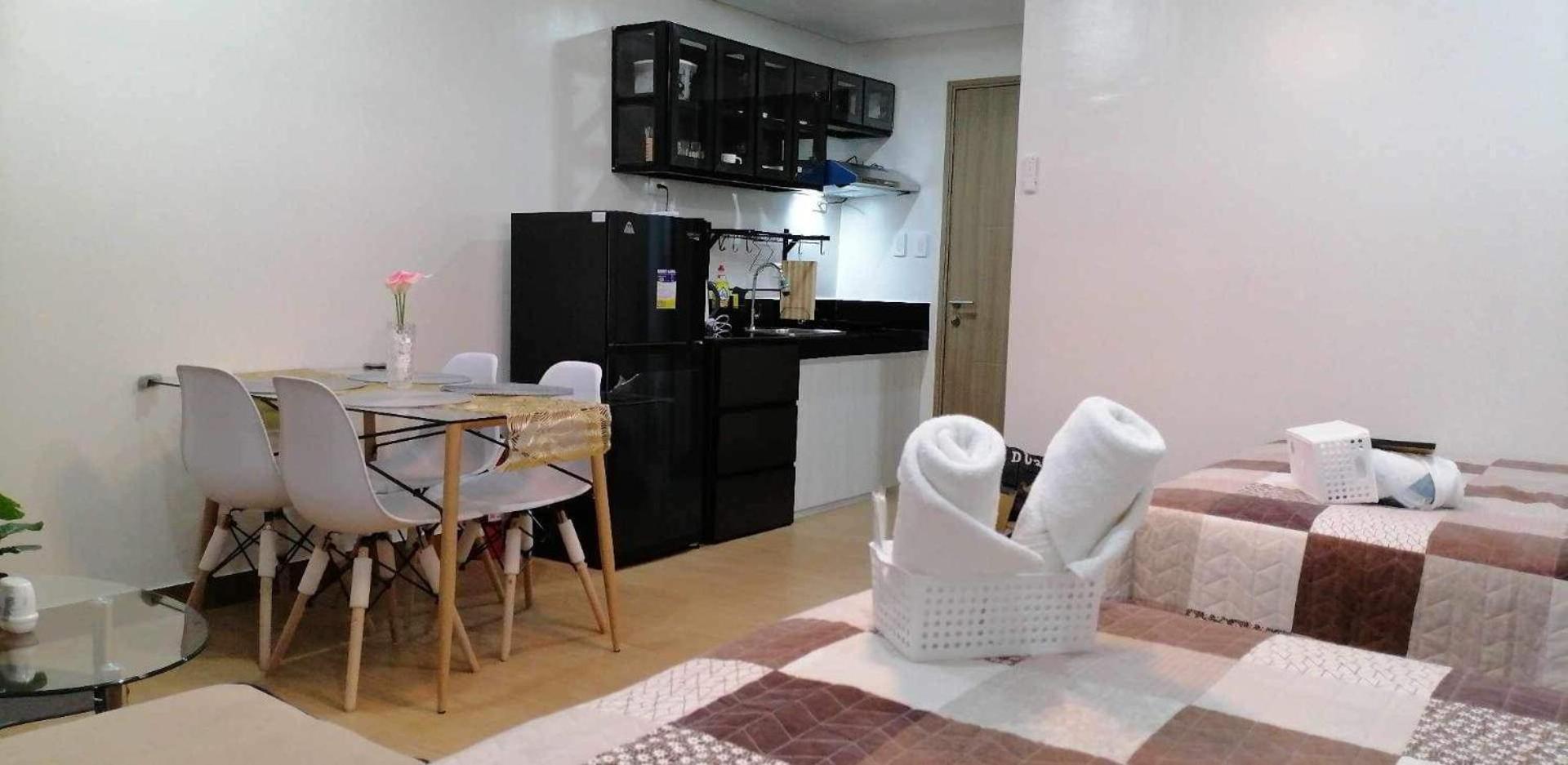 J & F Homestay - Cavite, Philippines トレセ・マルティレス エクステリア 写真