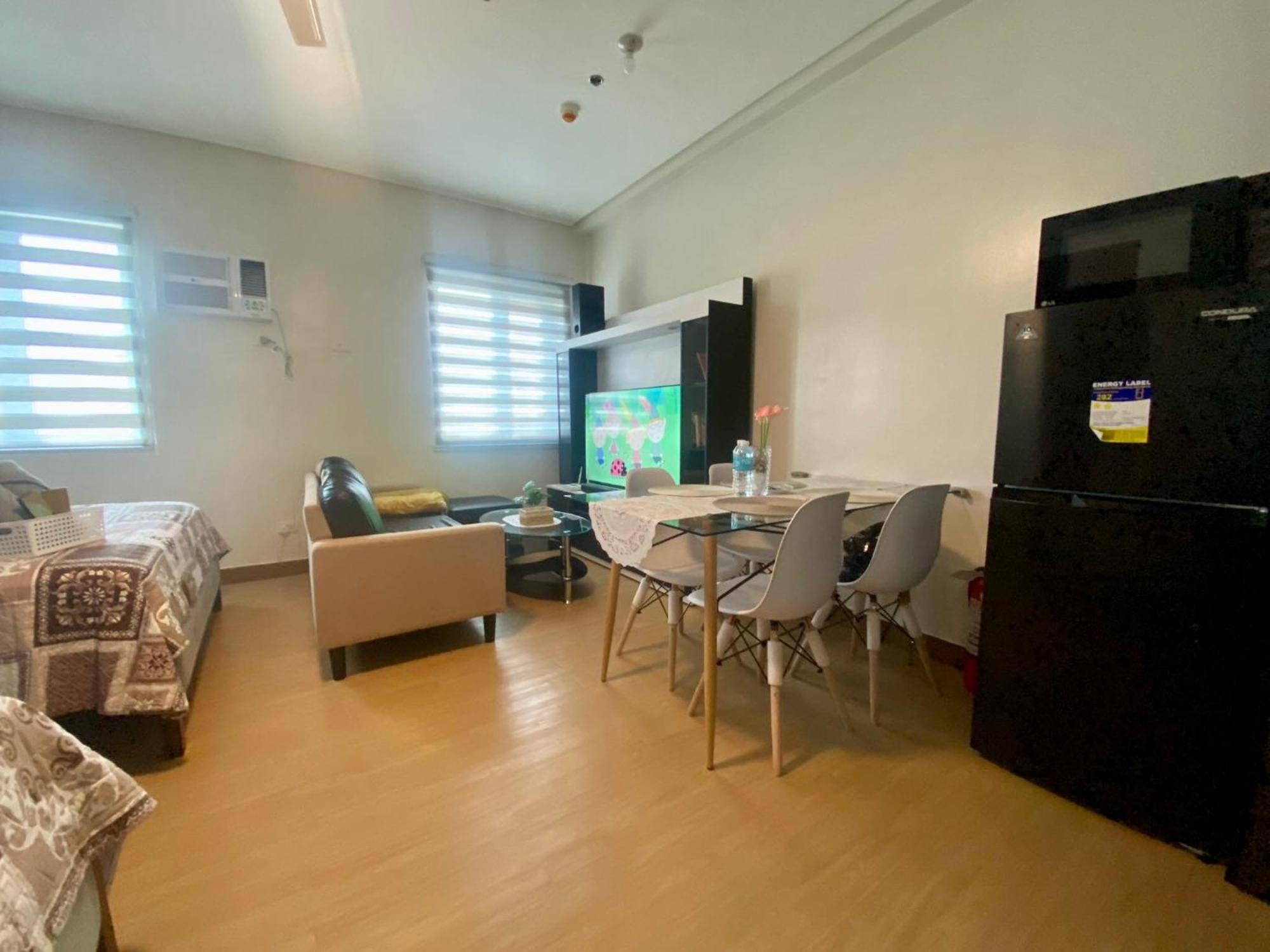 J & F Homestay - Cavite, Philippines トレセ・マルティレス エクステリア 写真