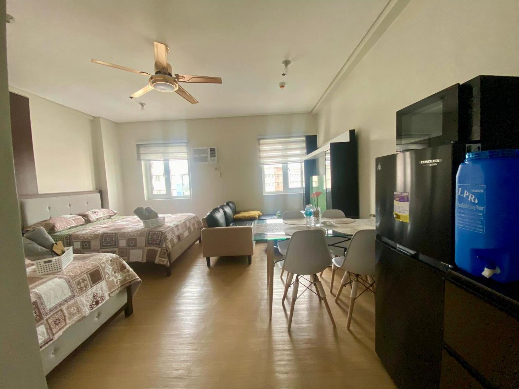 J & F Homestay - Cavite, Philippines トレセ・マルティレス エクステリア 写真